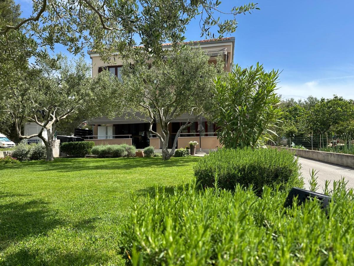 Apartmani Roko Biograd Na Moru Exterior photo